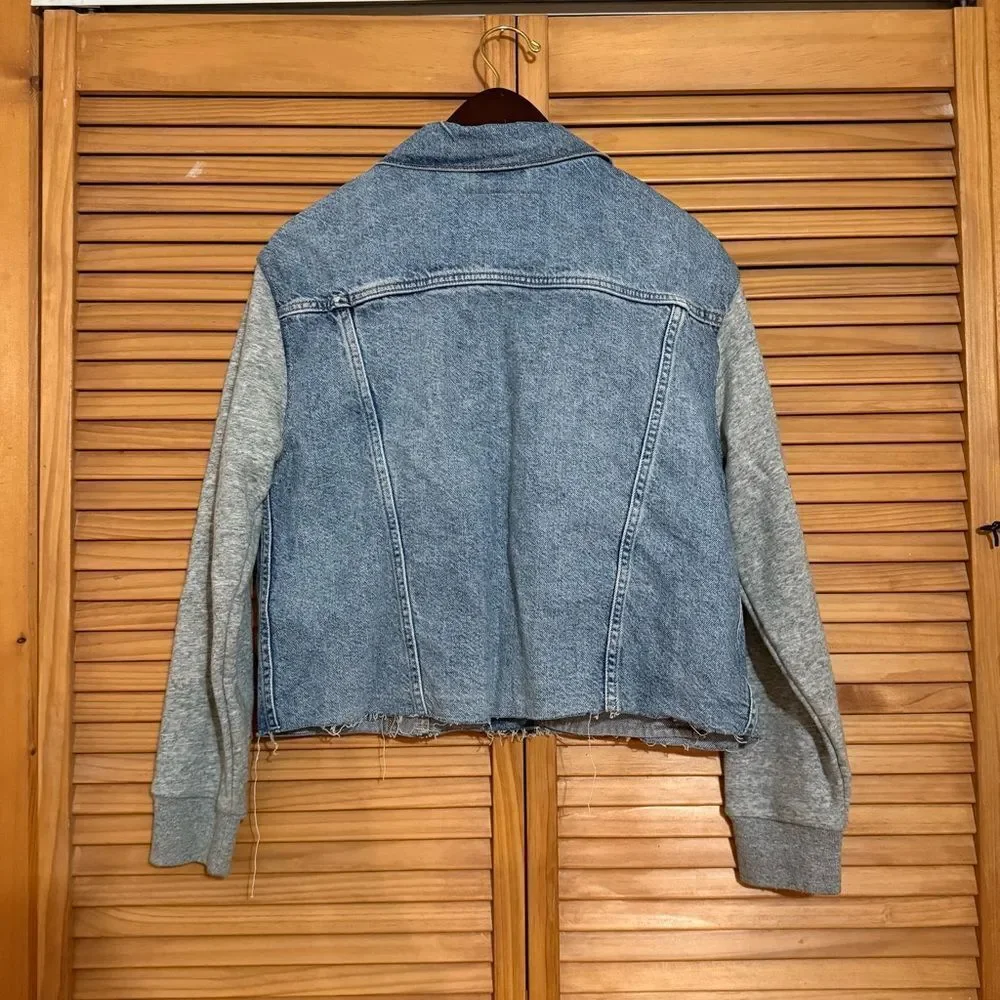 Levi's Women's Blue Denim Jacket size medium